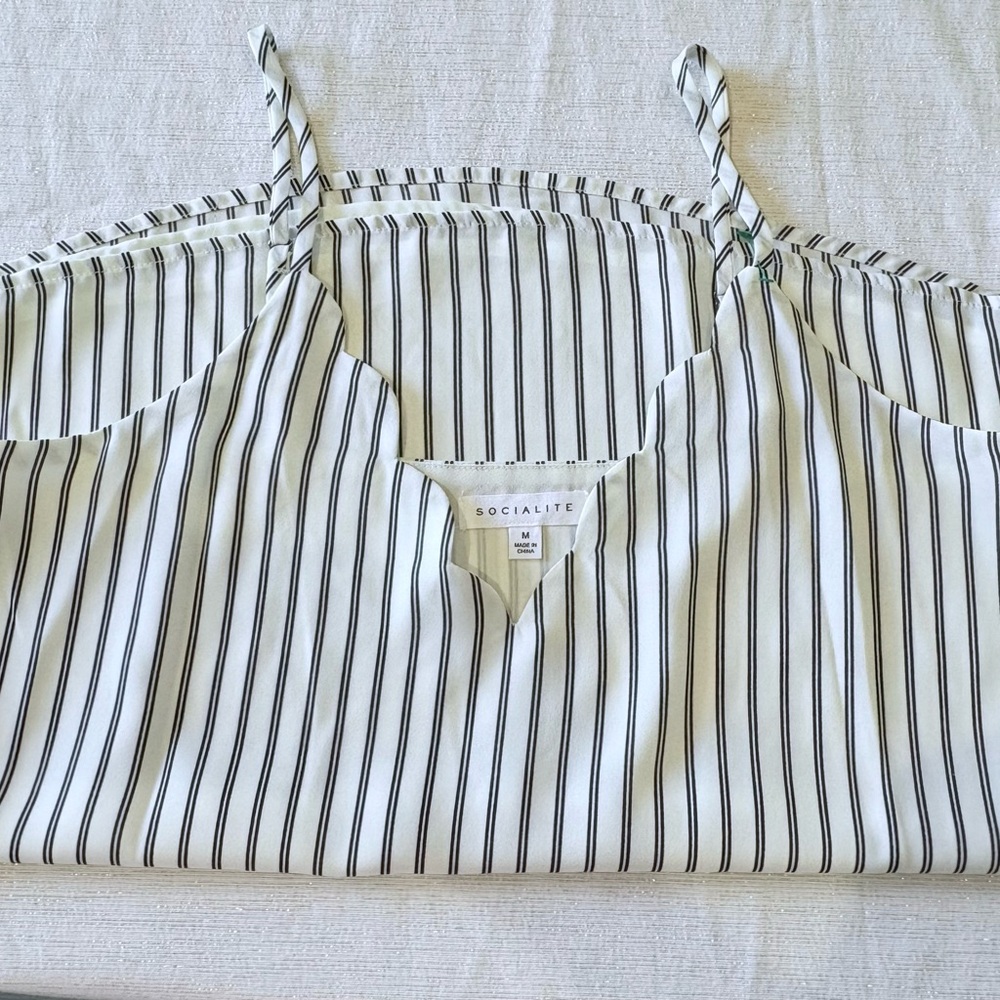 Socialite brand top